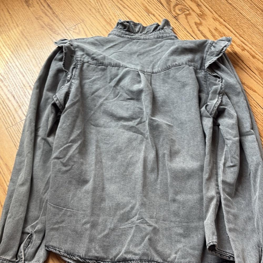 Gray Ruffled Button-Up Shirt - Picture 3 of 3